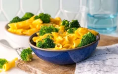 ‘Free’-Mac-n-Cheese-With-Broccoli.webp