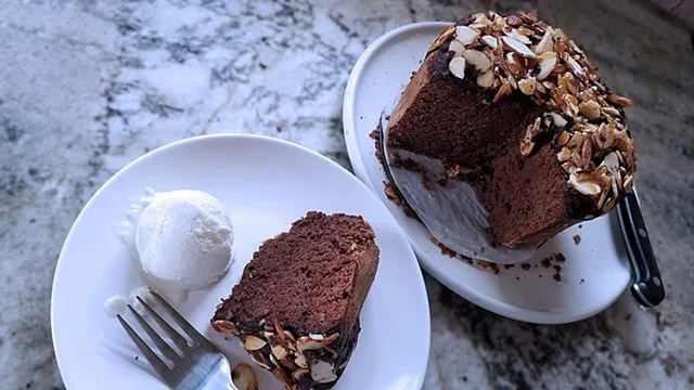 'Chocolate Almond Crunch Cake'
