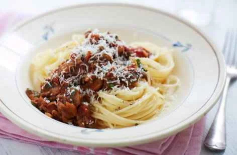 HE-BOLOGNAISE.webp