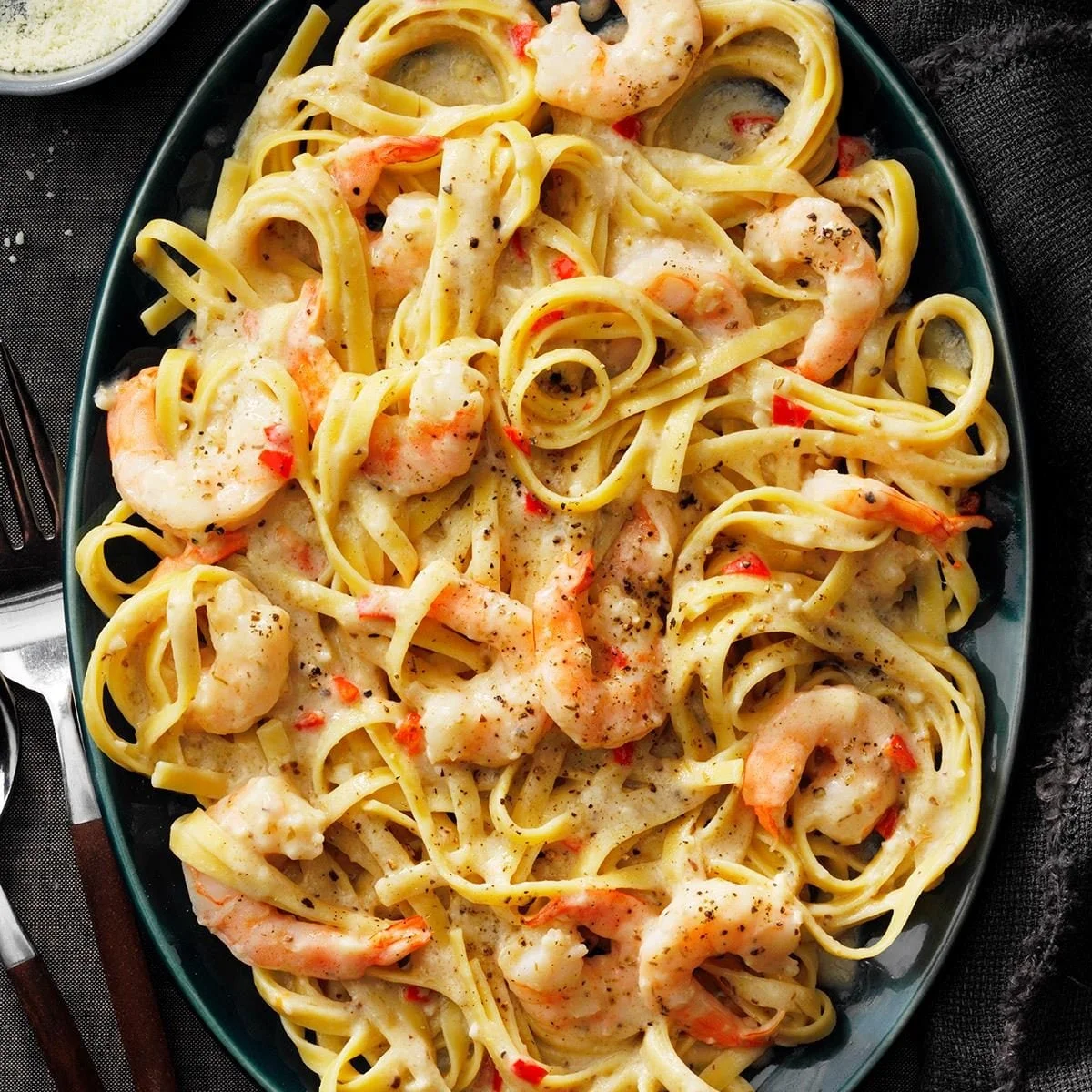 Spicy-Shrimp-Fettuccine-Alfredo_EXPS_TOHESCODR20_162994_E03_12_3b-3.webp